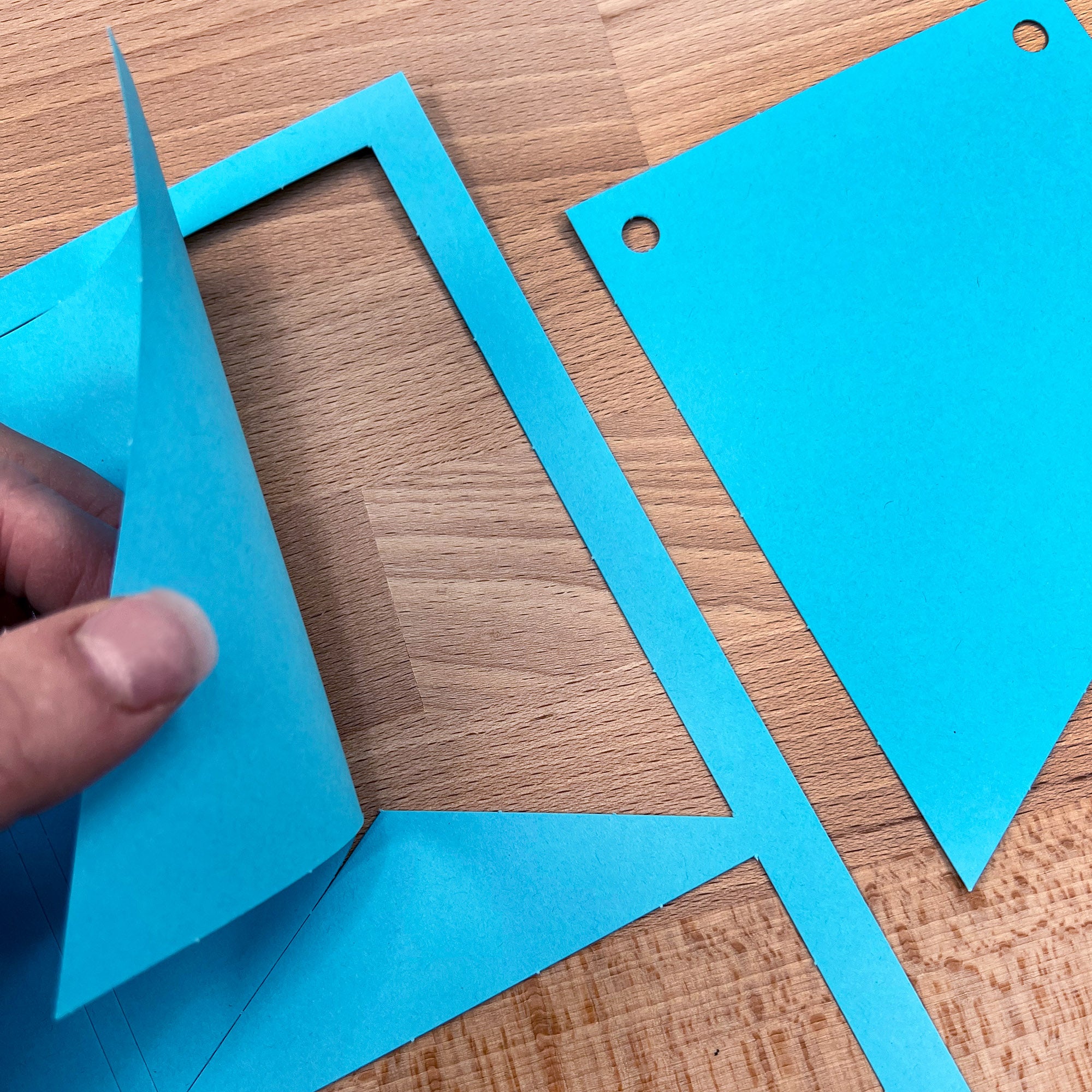 FreshCut’s large DIY banner flags—craft your own decorations for birthdays, parties, and events with easy-to-use banner shapes and DIY kits.